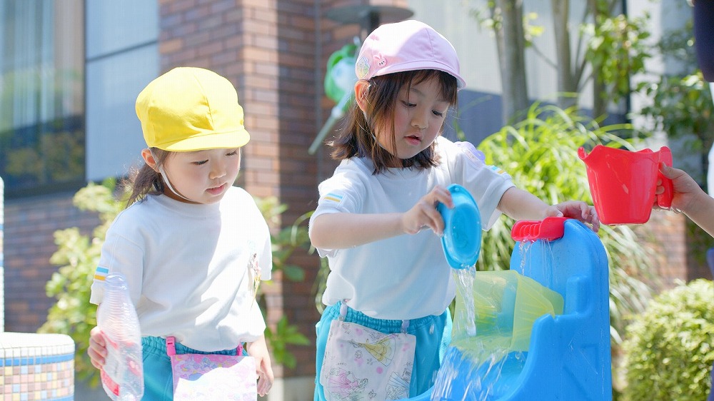 ④ 四季折々に元気いっぱいの自由遊び